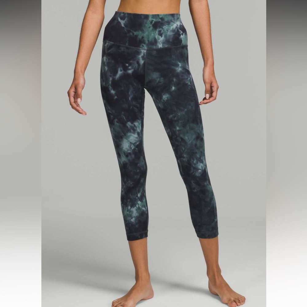 Lululemon aligh Tie-Dye cropped Leggings blue green 10